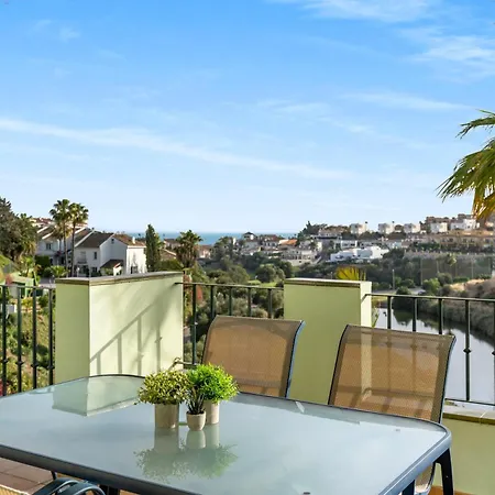 Frontline Golf 2-bedroom With Sea And Lake View